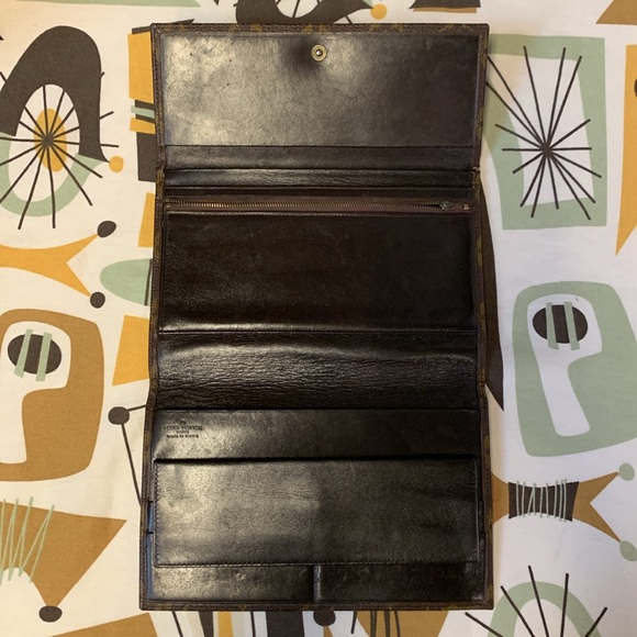 LOUIS VUITTON Vintage Passport Wallet 70’s - Picture 4 of 17